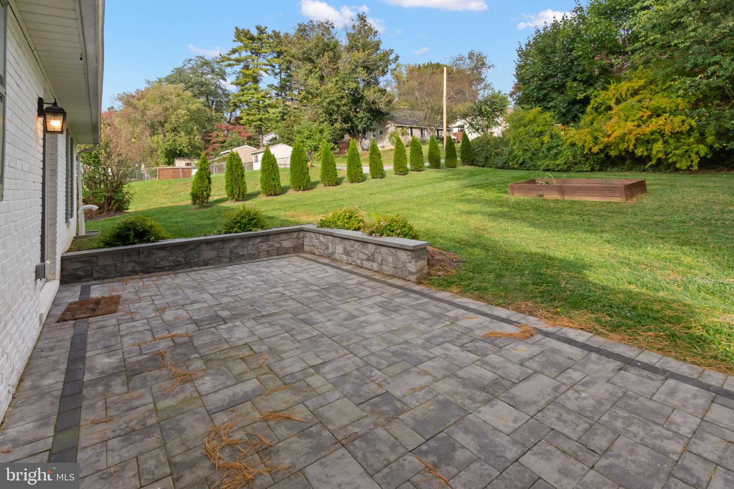 119 Bond St Property Photo 4