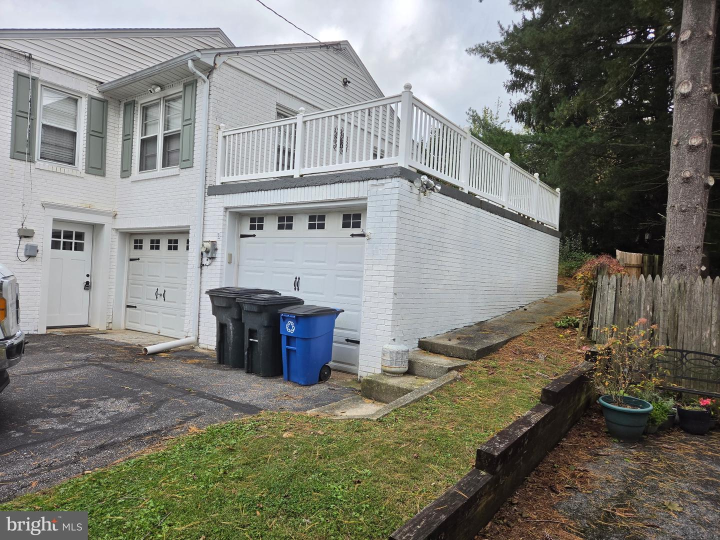 119 Bond St Property Photo 10