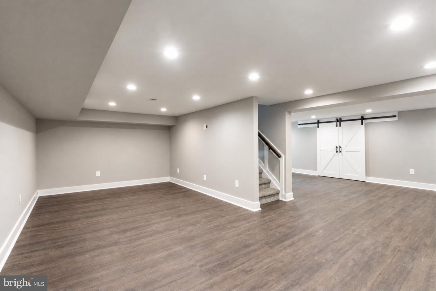 119 Bond St Property Photo 38