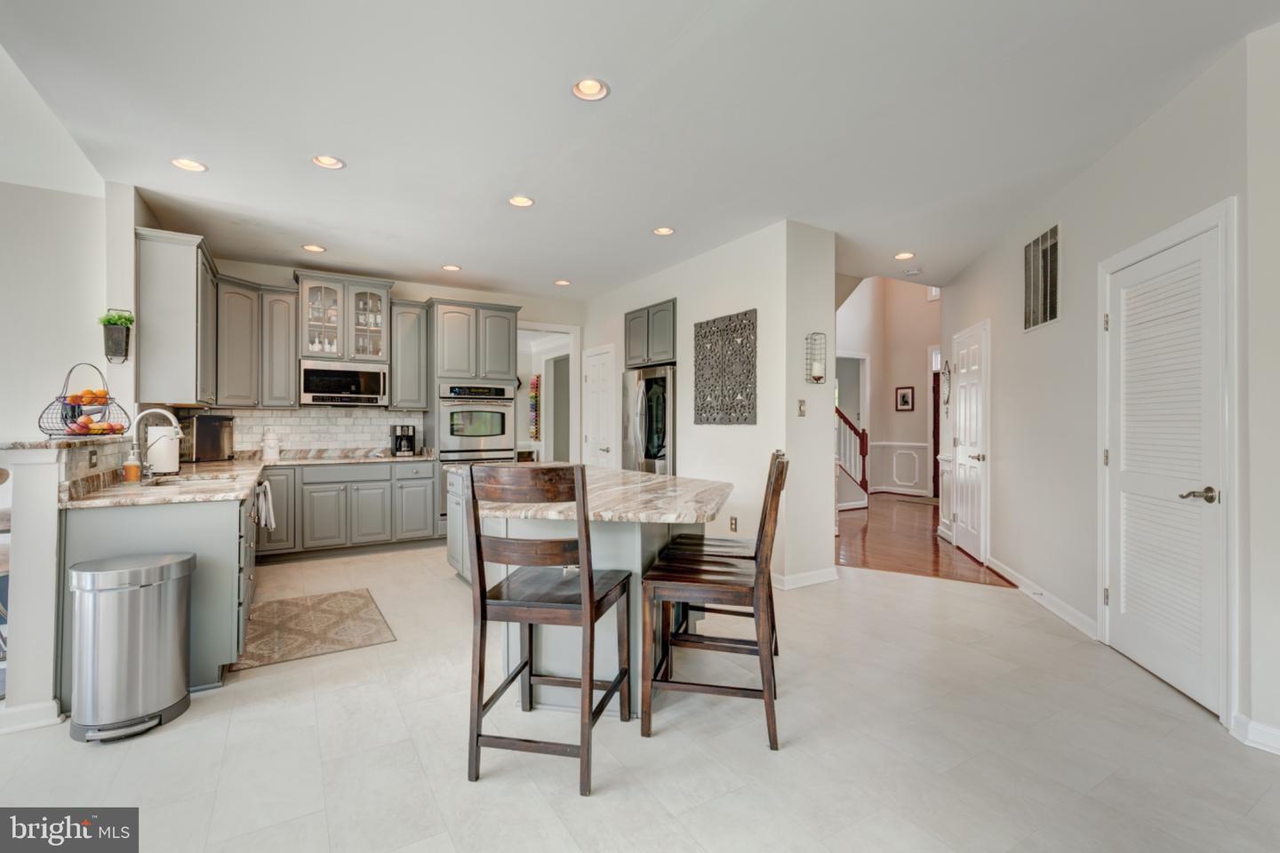672 Spring Meadow Dr Property Photo 18