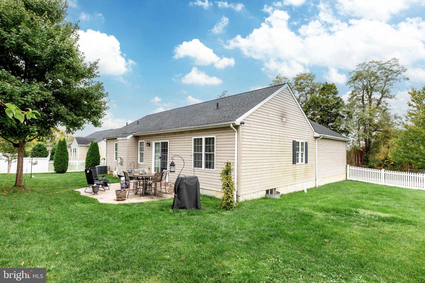 295 Maring Dr Property Photo 2