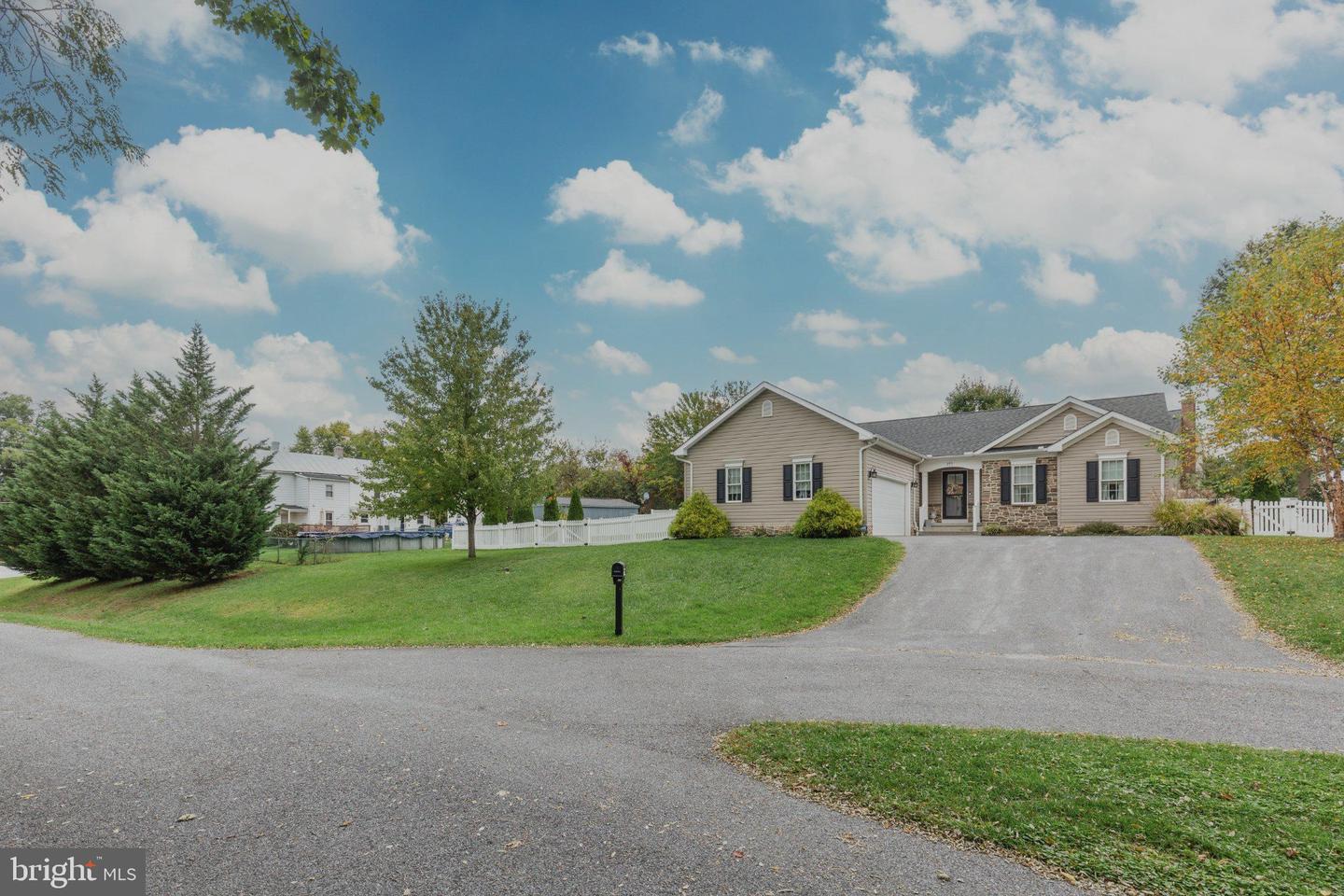 295 Maring Dr Property Photo 24