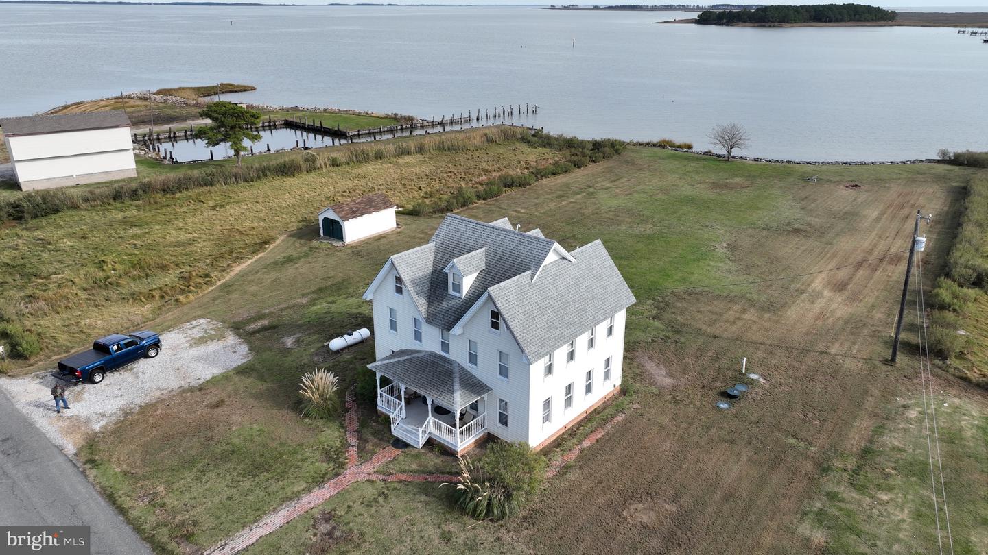 1632 Steamboat Wharf Rd S Property Photo 1