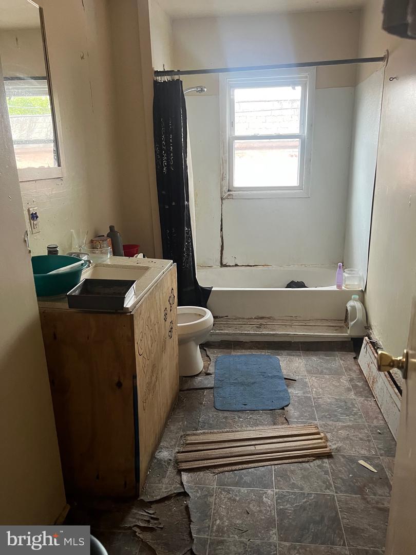 610 Pine St Property Photo 12
