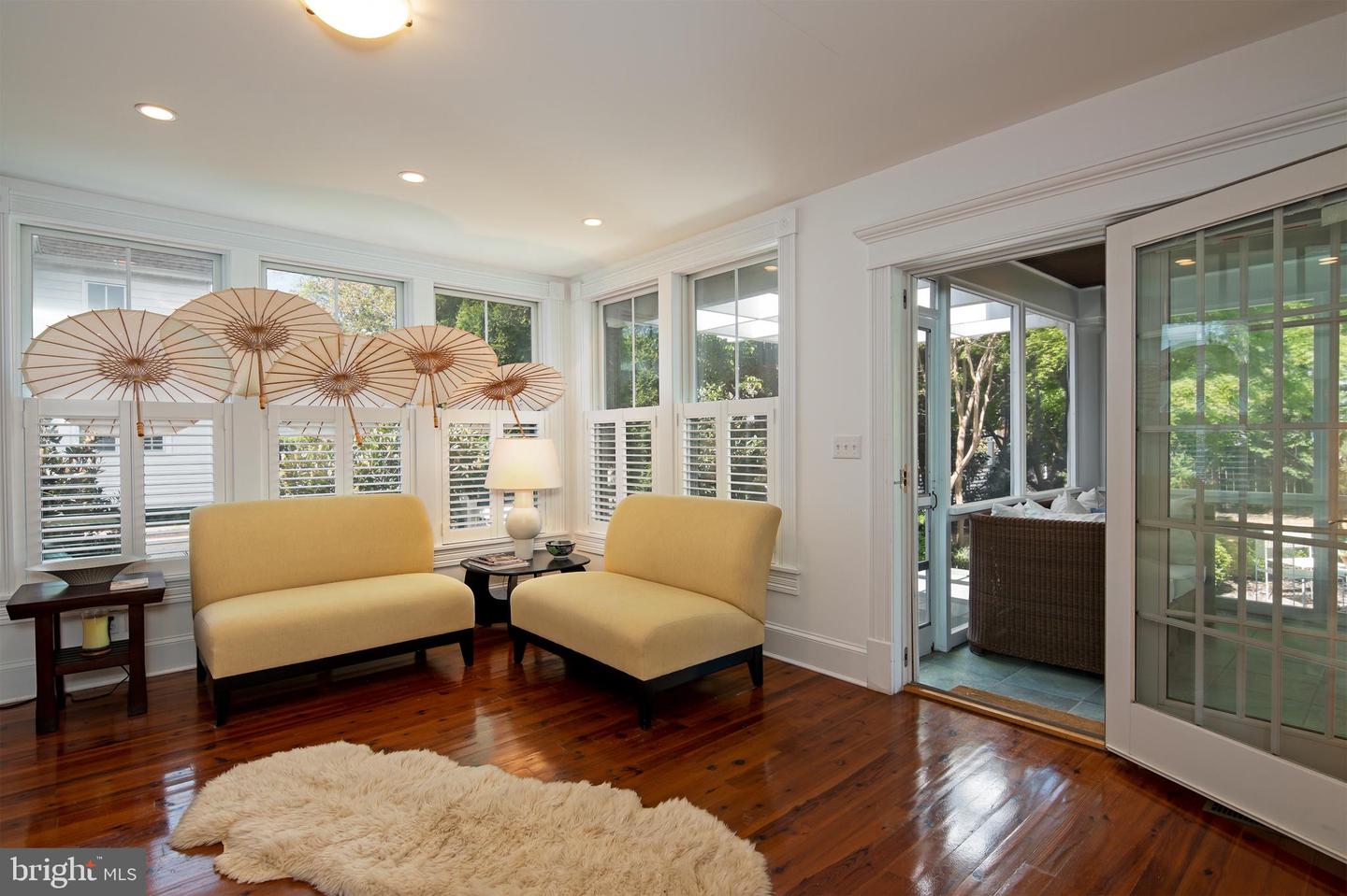 9 W End Ave Property Photo 3