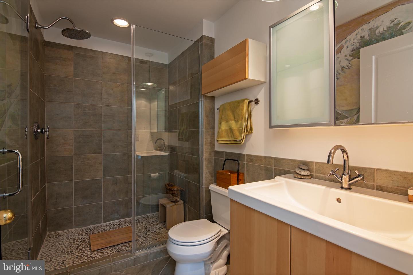 9 W End Ave Property Photo 30