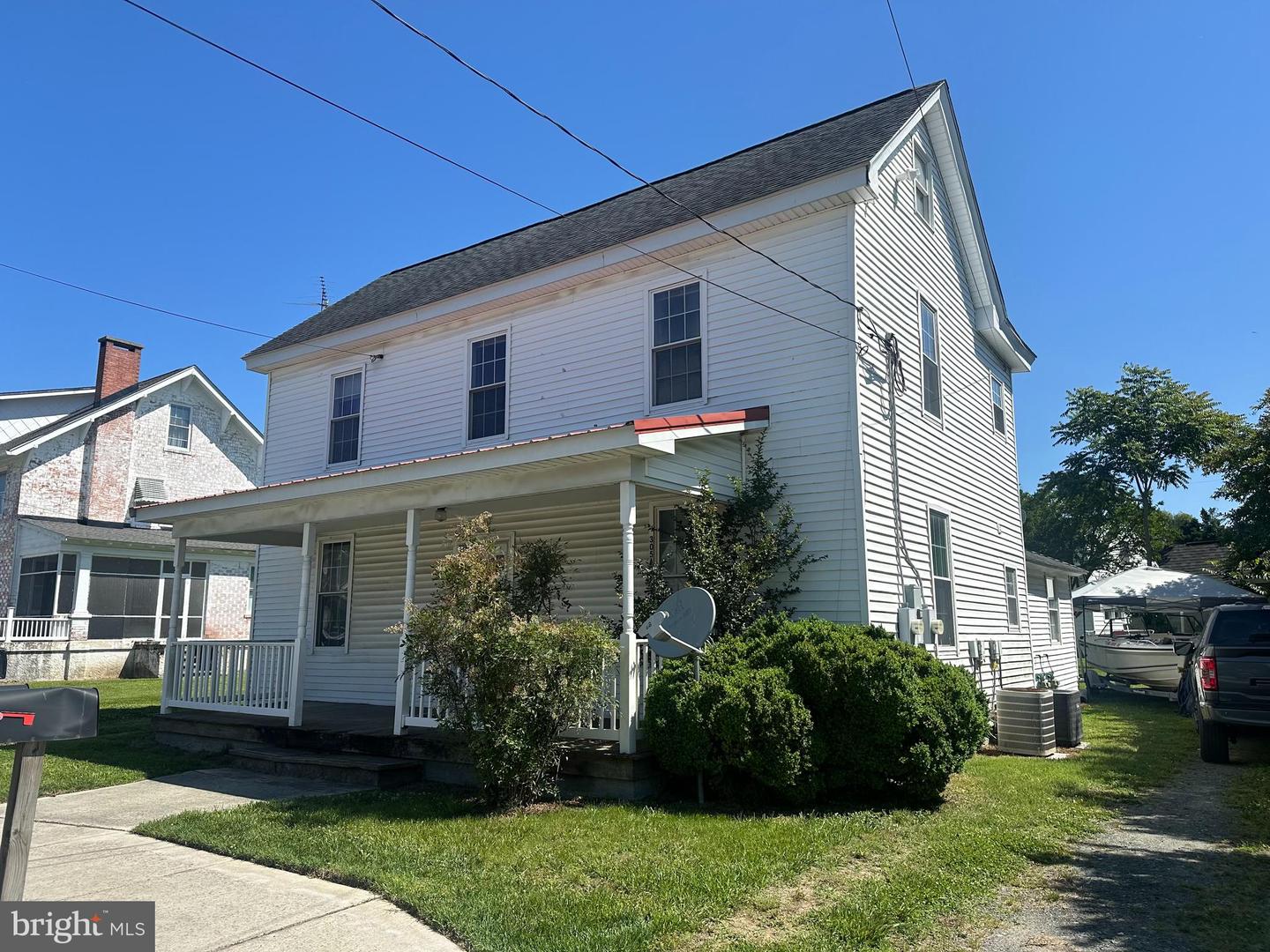 305 Academy St Property Photo