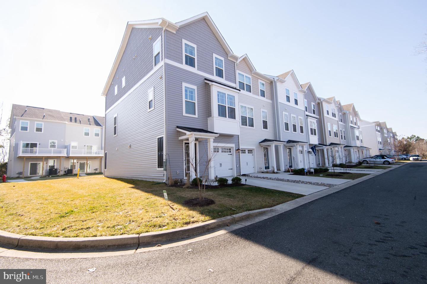 345 Shipyard Dr Property Photo