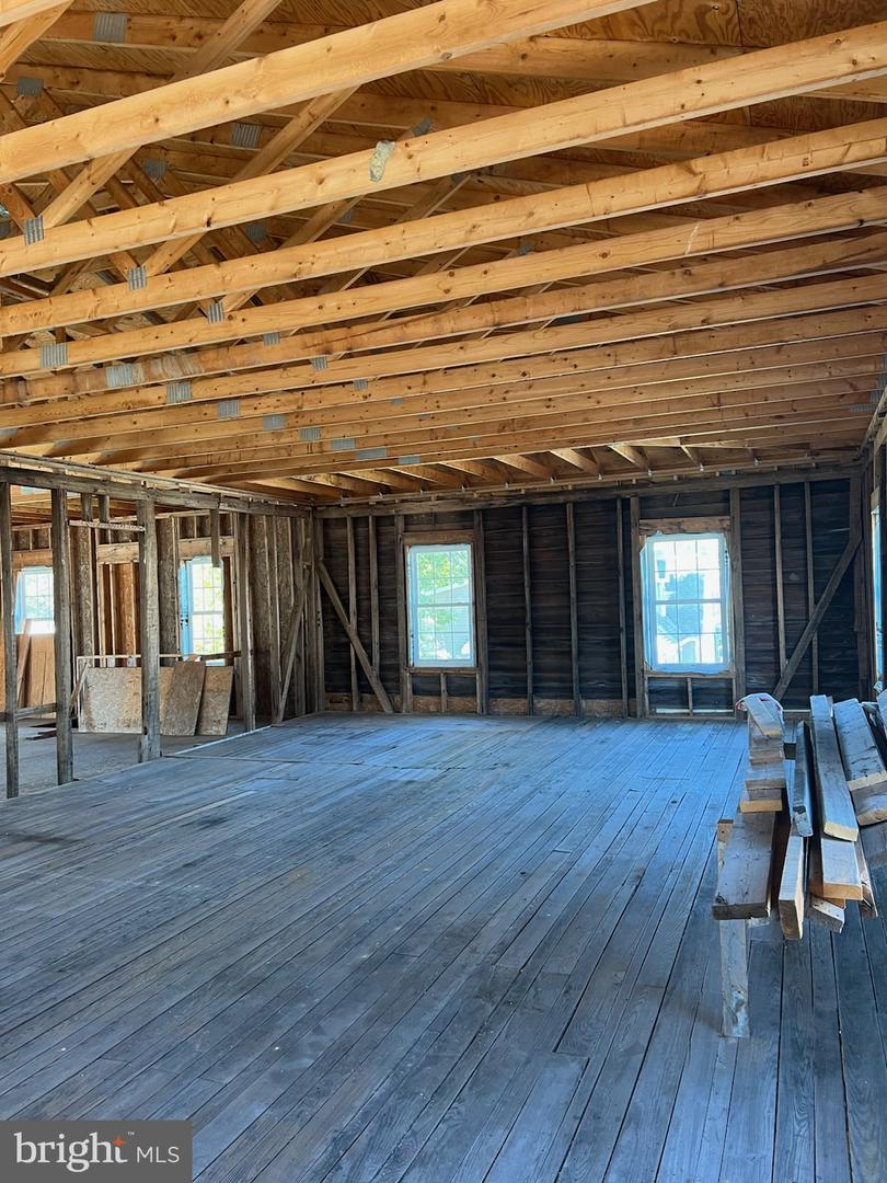 101 Market St Property Photo 3