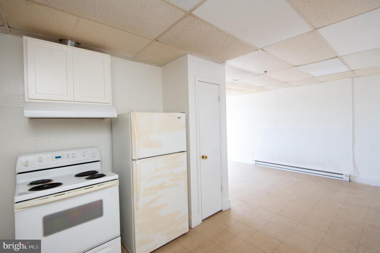 612-616 Race St Property Photo 23