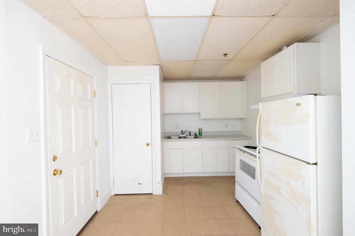 612-616 Race St Property Photo 25