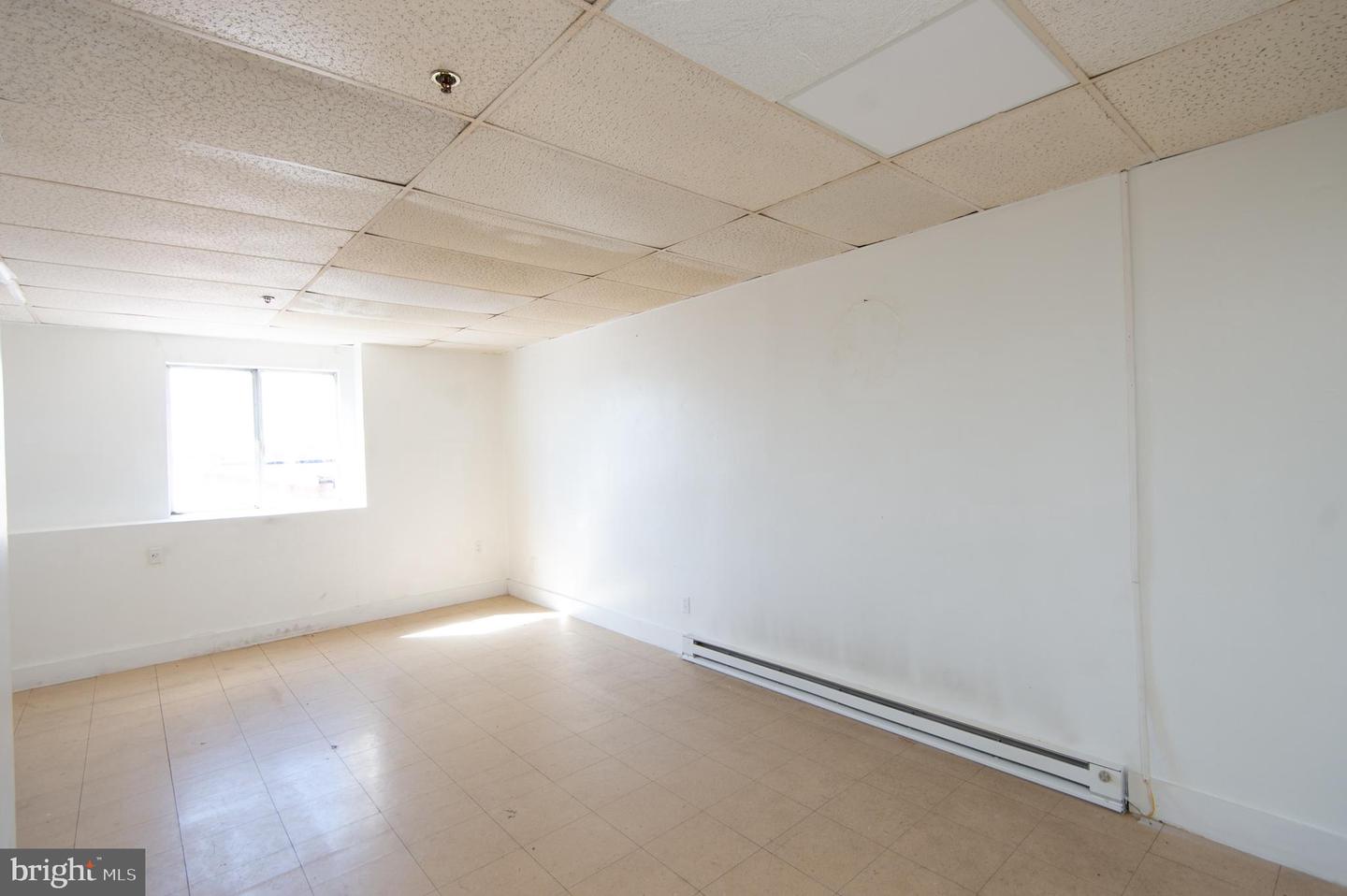 612-616 Race St Property Photo 26