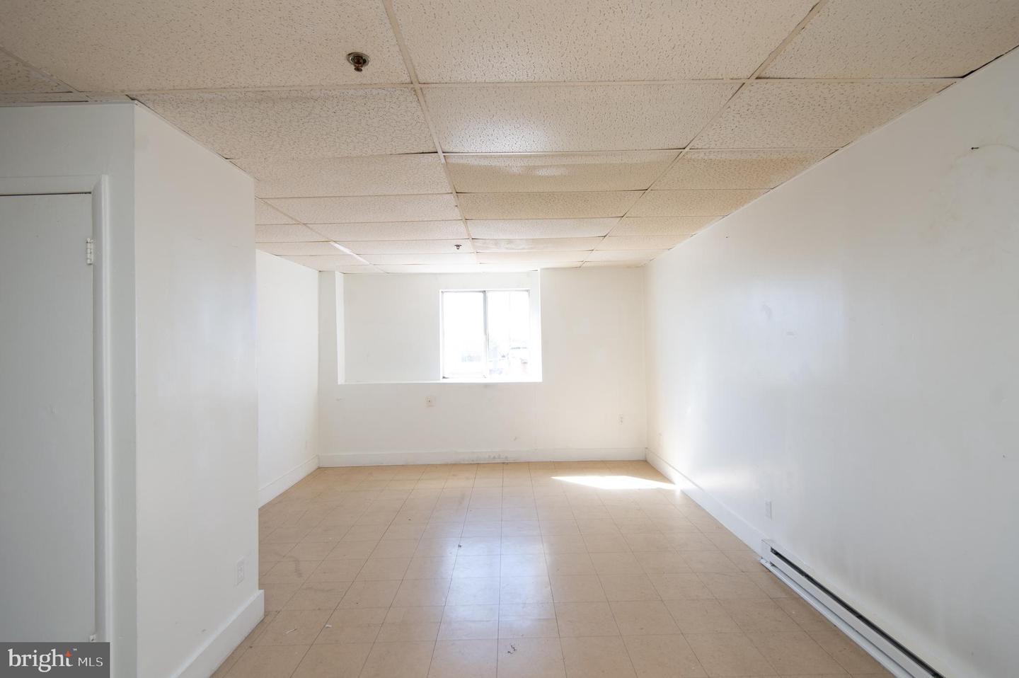 612-616 Race St Property Photo 27