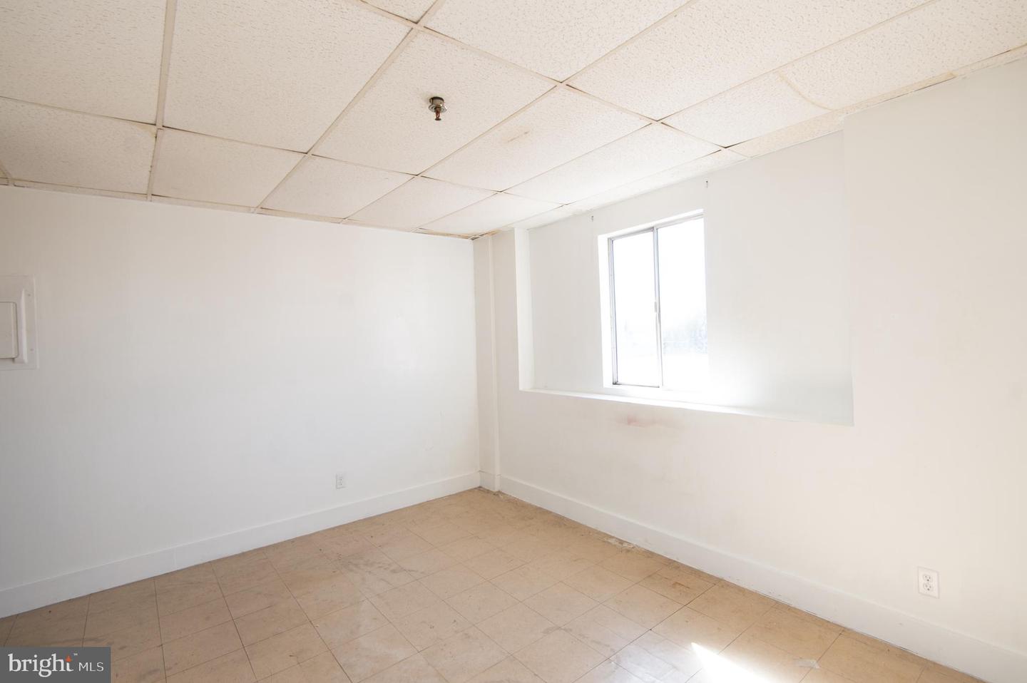 612-616 Race St Property Photo 31