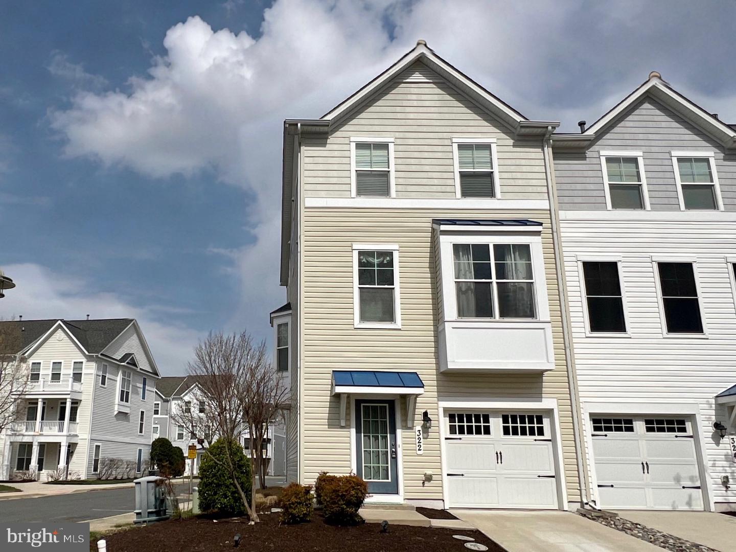 322 SHIPYARD DR #82