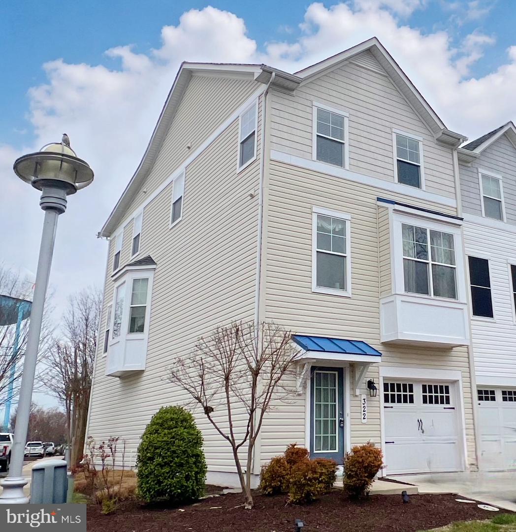 322 Shipyard Dr #82 Property Photo 2