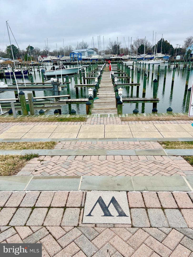 322 Shipyard Dr #82 Property Photo 35