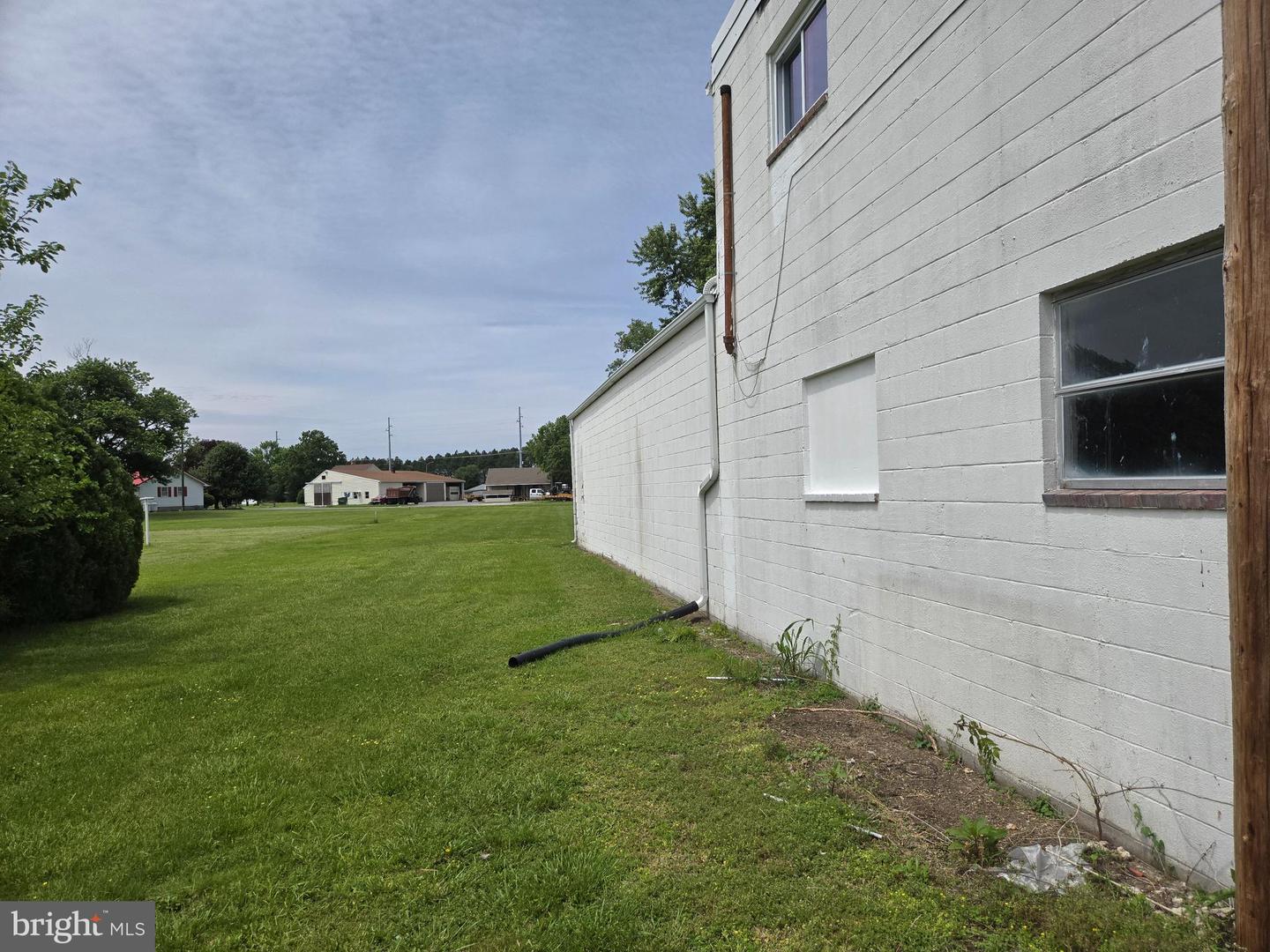 2906 Central Road Property Photo 7