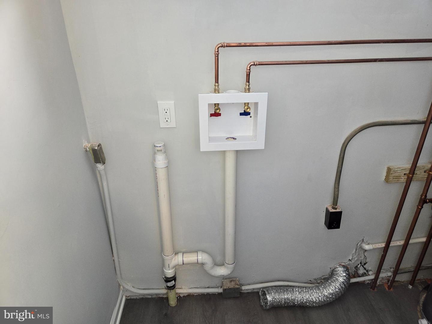 2906 Central Road Property Photo 16