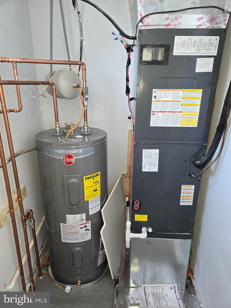 2906 Central Road Property Photo 17