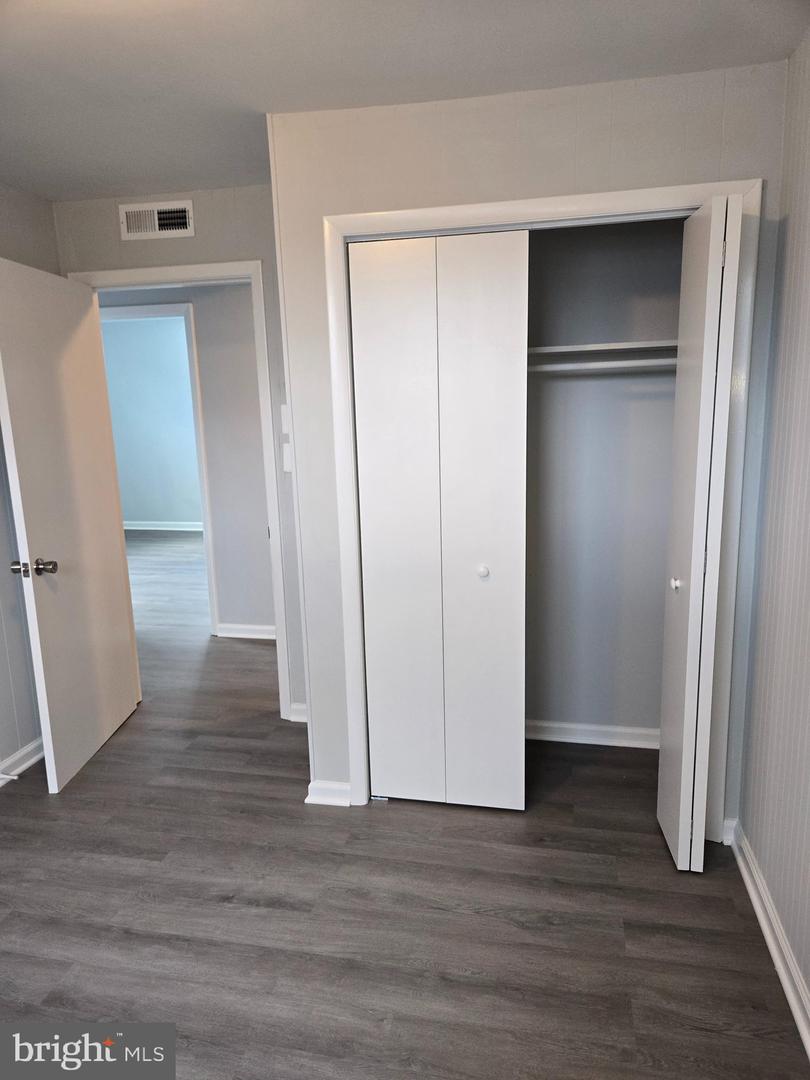 2906 Central Road Property Photo 21