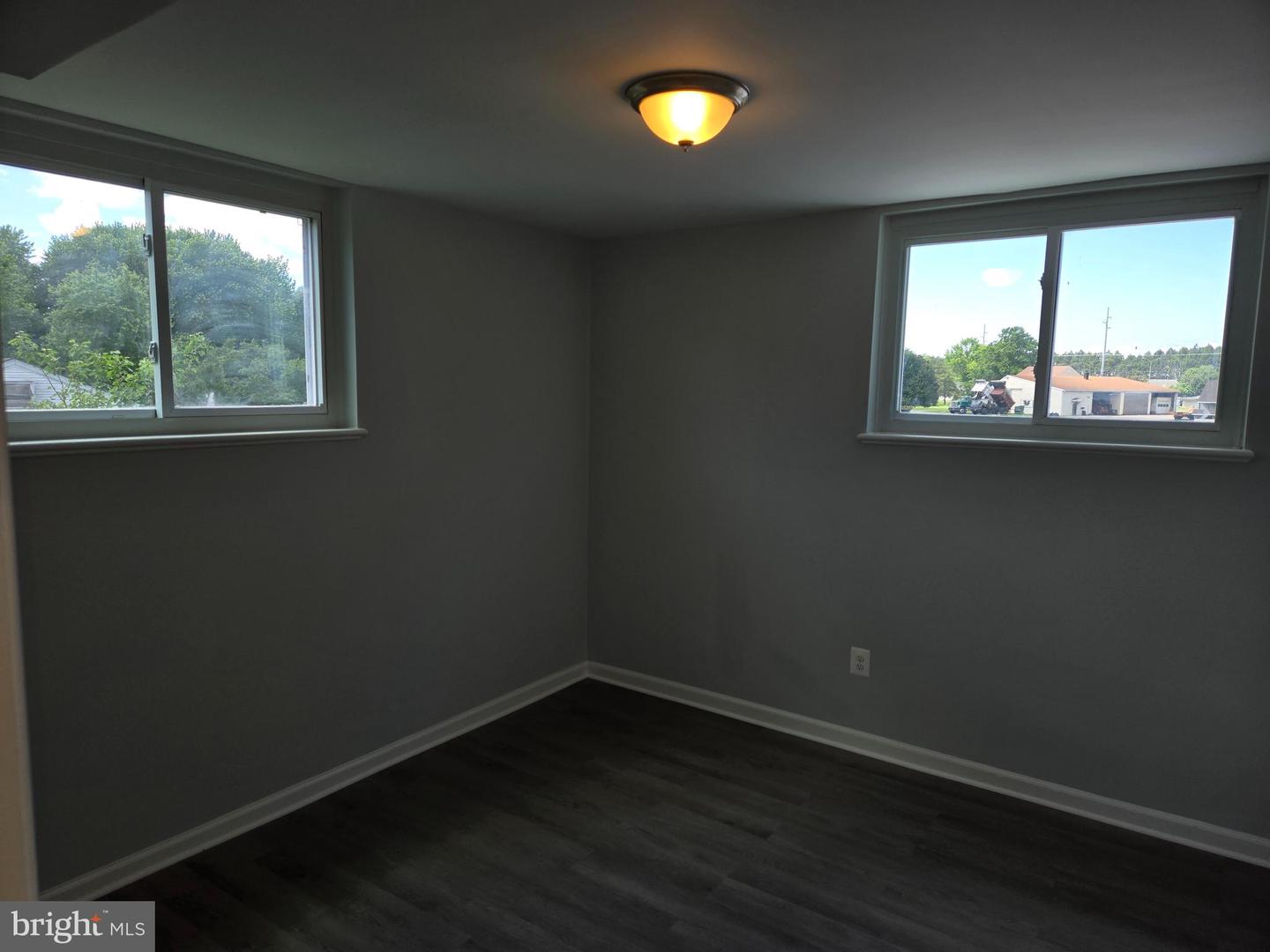 2906 Central Road Property Photo 24