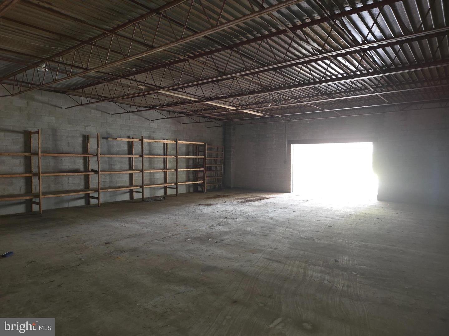 2906 Central Road Property Photo 26