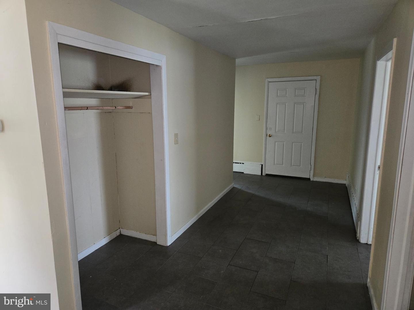 2906 Central Road Property Photo 28