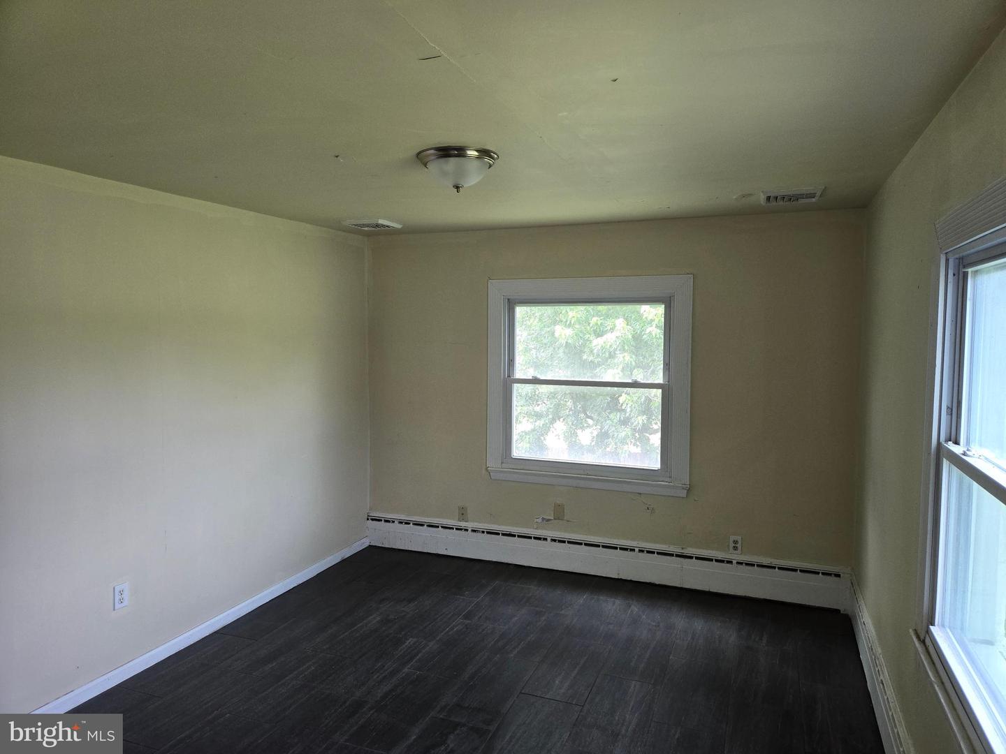 2906 Central Road Property Photo 29