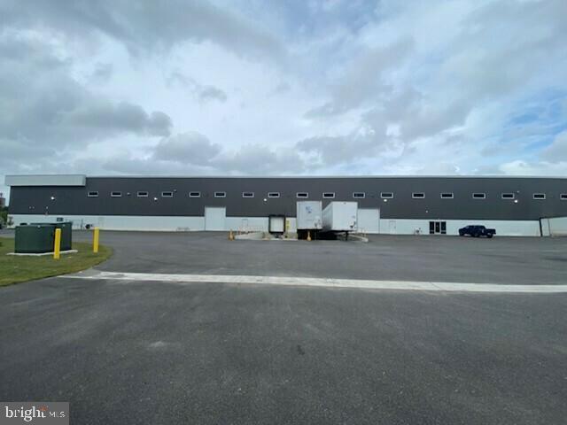 810 Chesapeake Dr Property Photo 2
