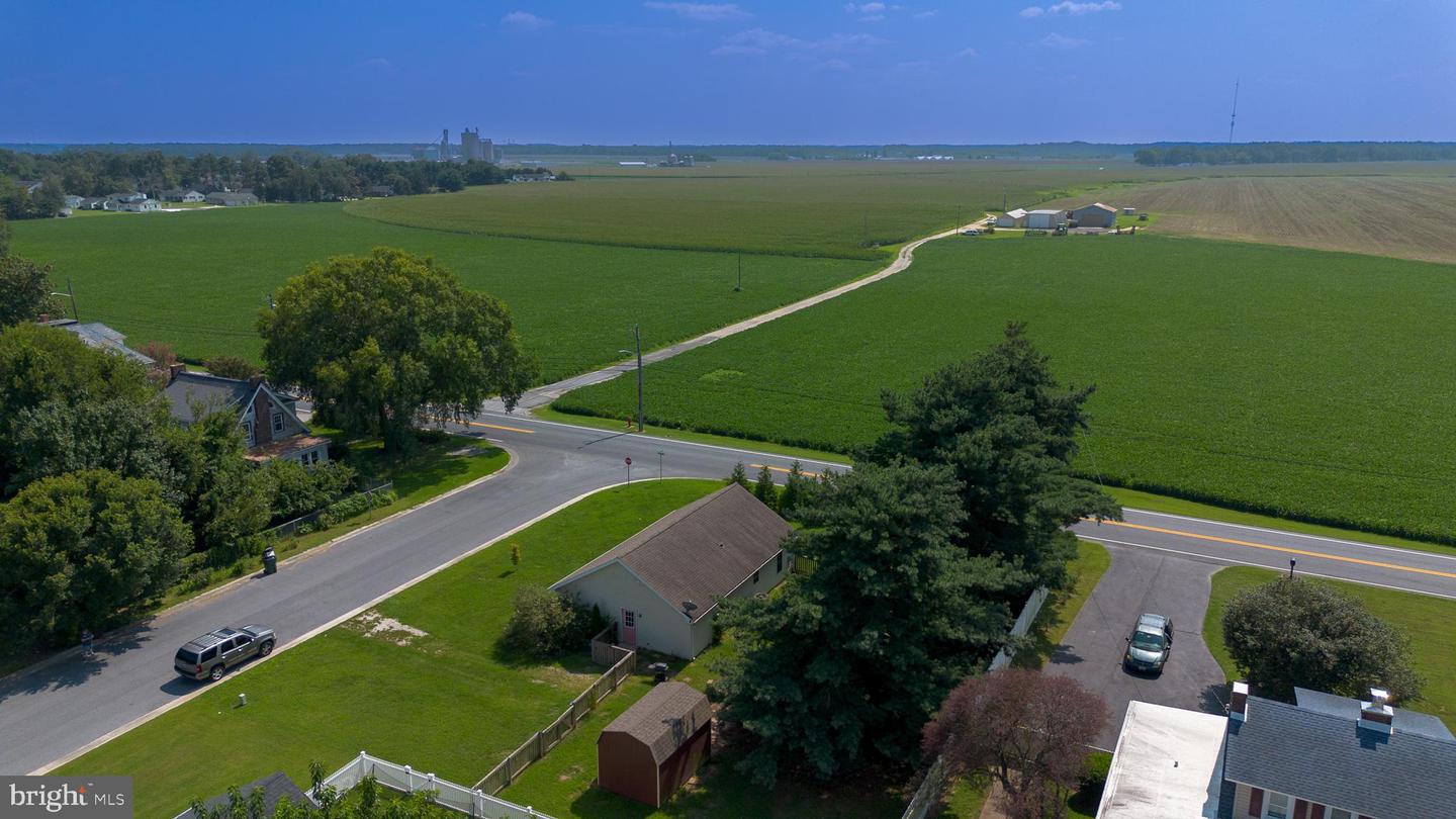 100 Barnes Ct Property Photo 4