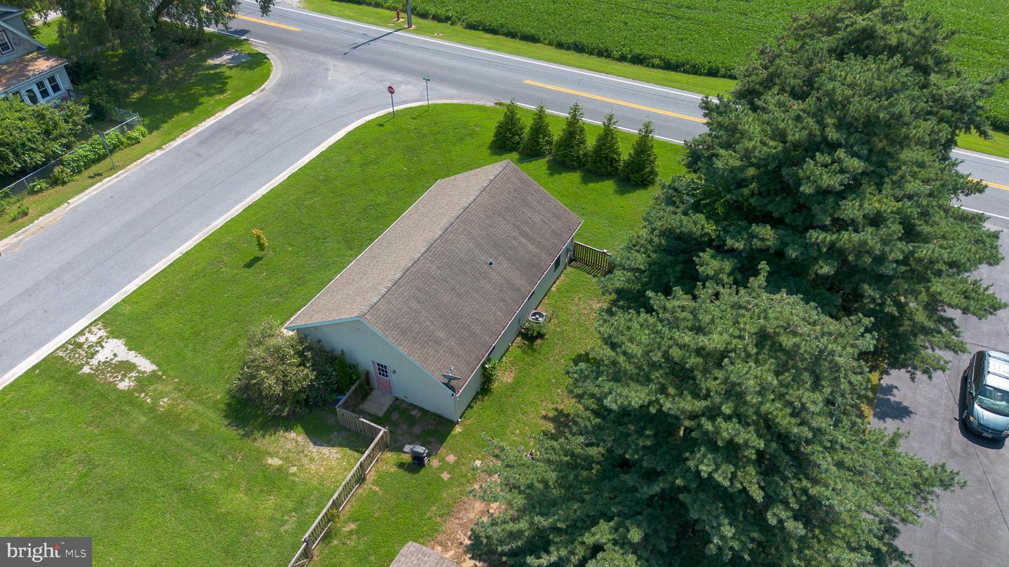 100 Barnes Ct Property Photo 9