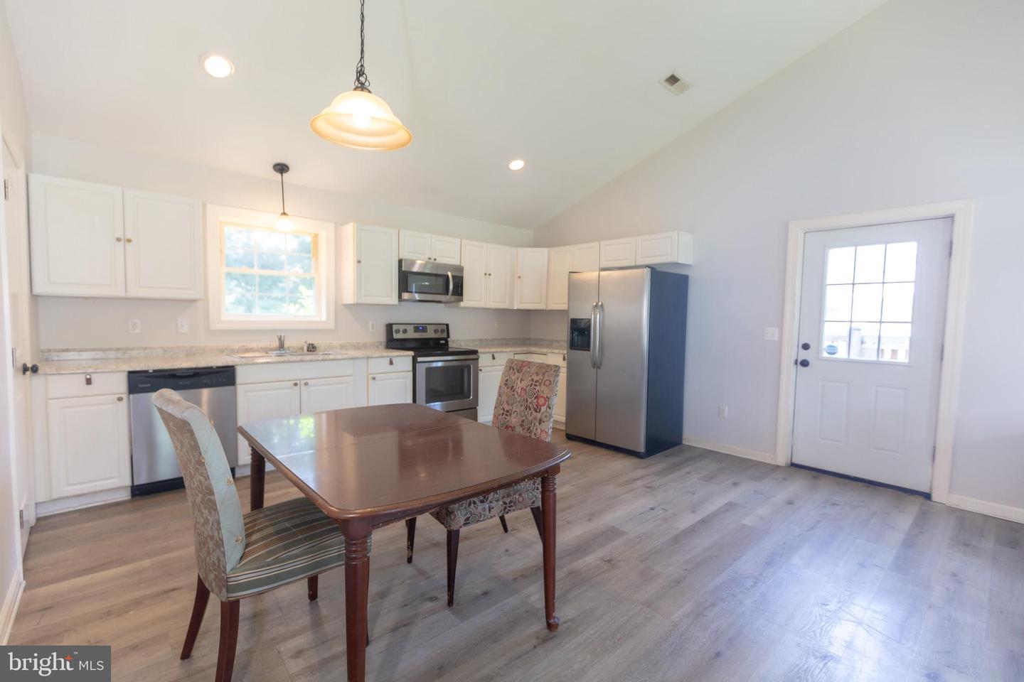 100 Barnes Ct Property Photo 11