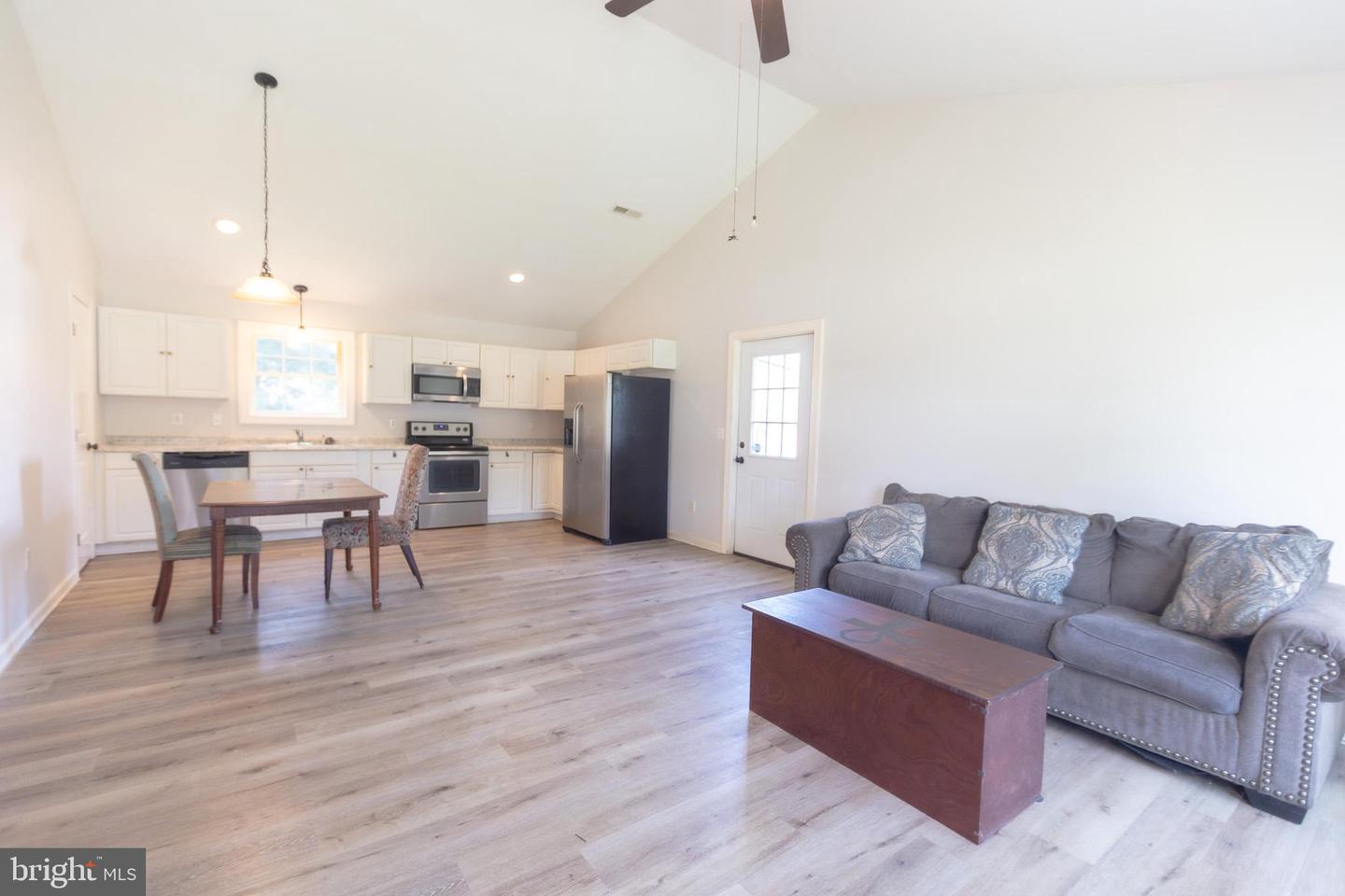 100 Barnes Ct Property Photo 14