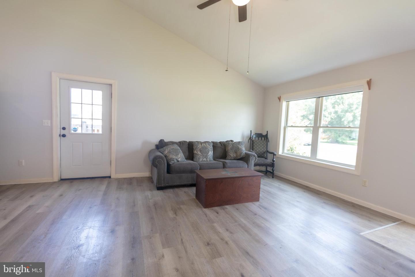 100 Barnes Ct Property Photo 15