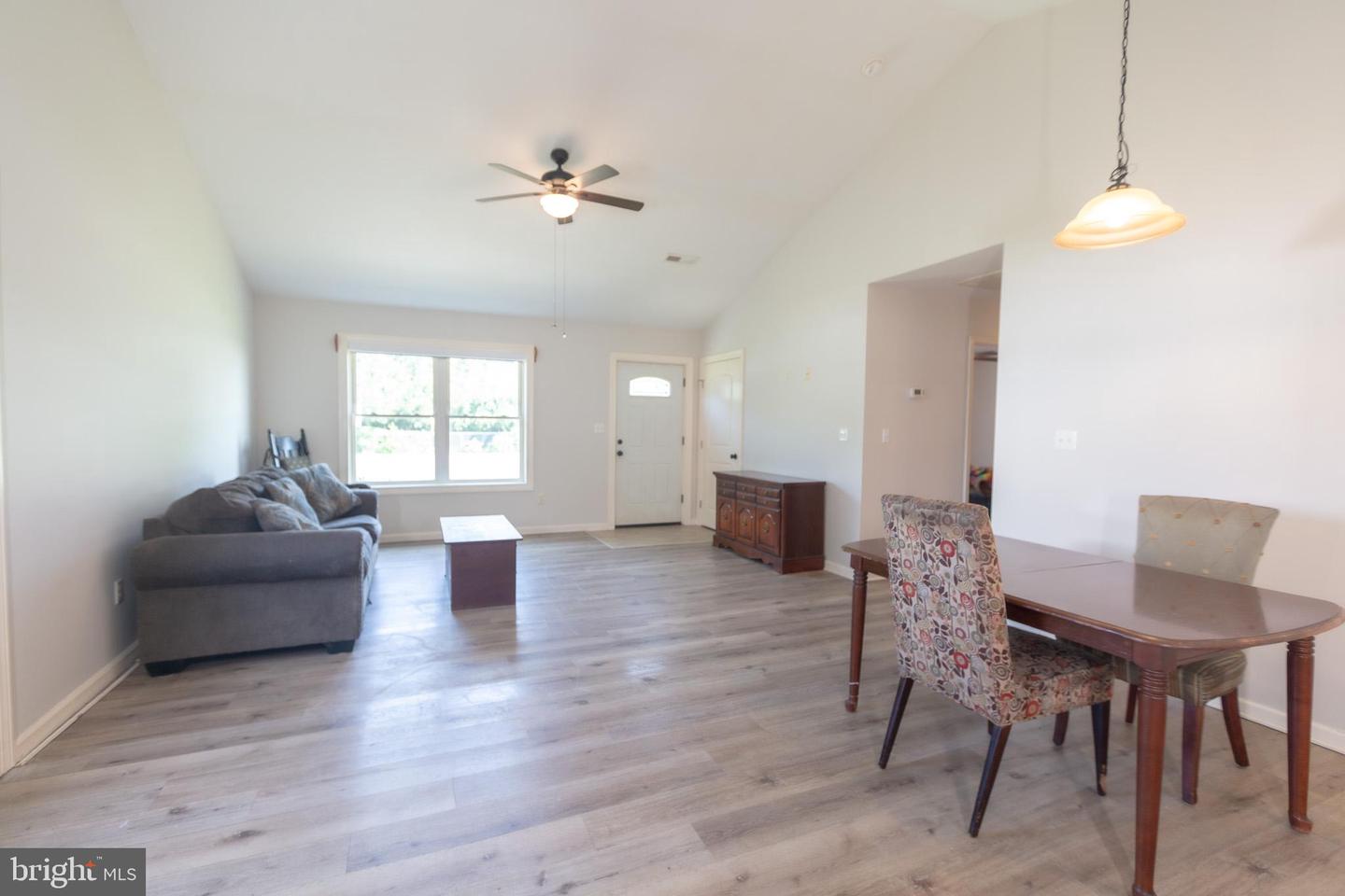 100 Barnes Ct Property Photo 16