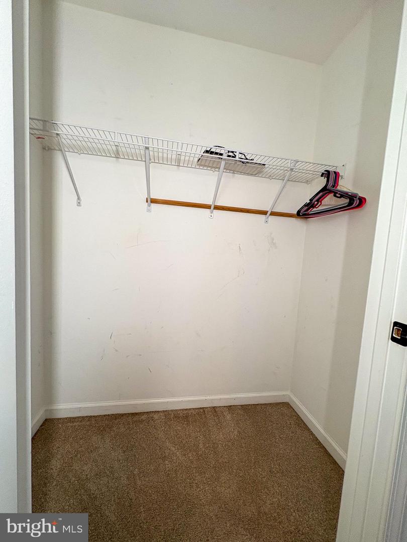 100 Barnes Ct Property Photo 17