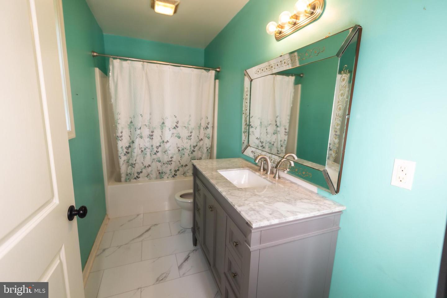 100 Barnes Ct Property Photo 23