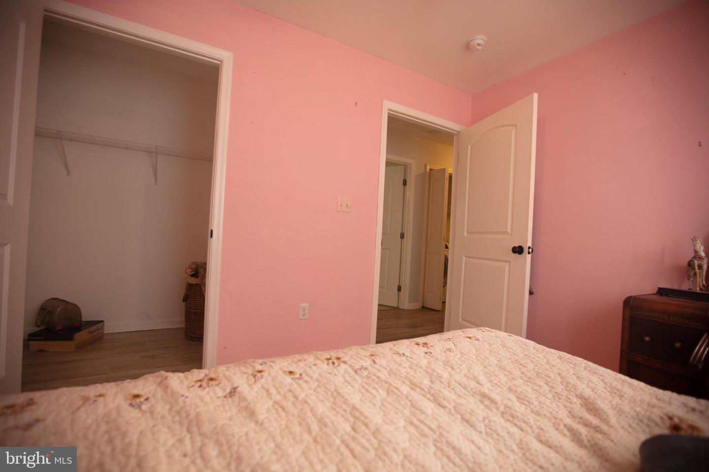 100 Barnes Ct Property Photo 27