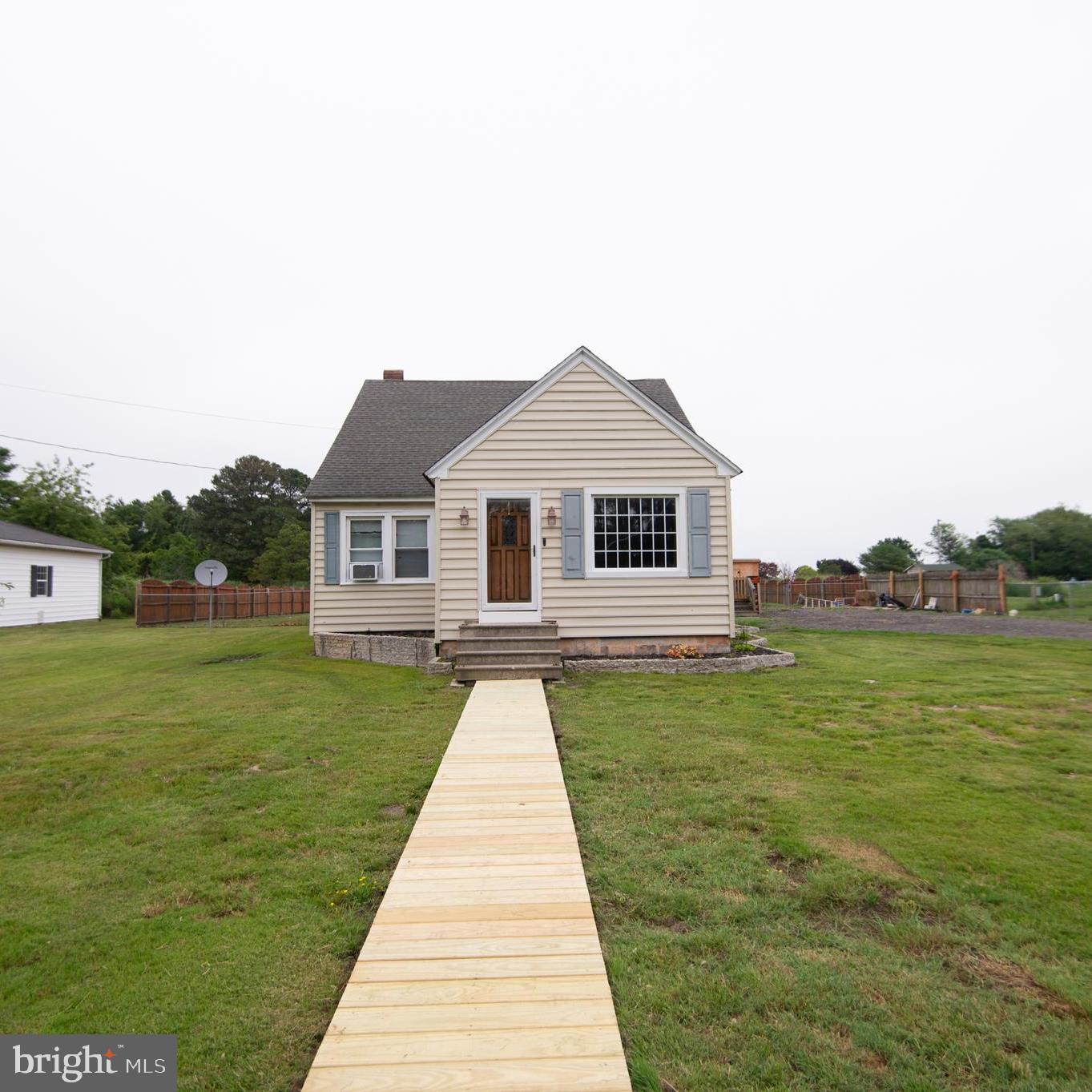 2537 Old House Point Rd Property Photo 1
