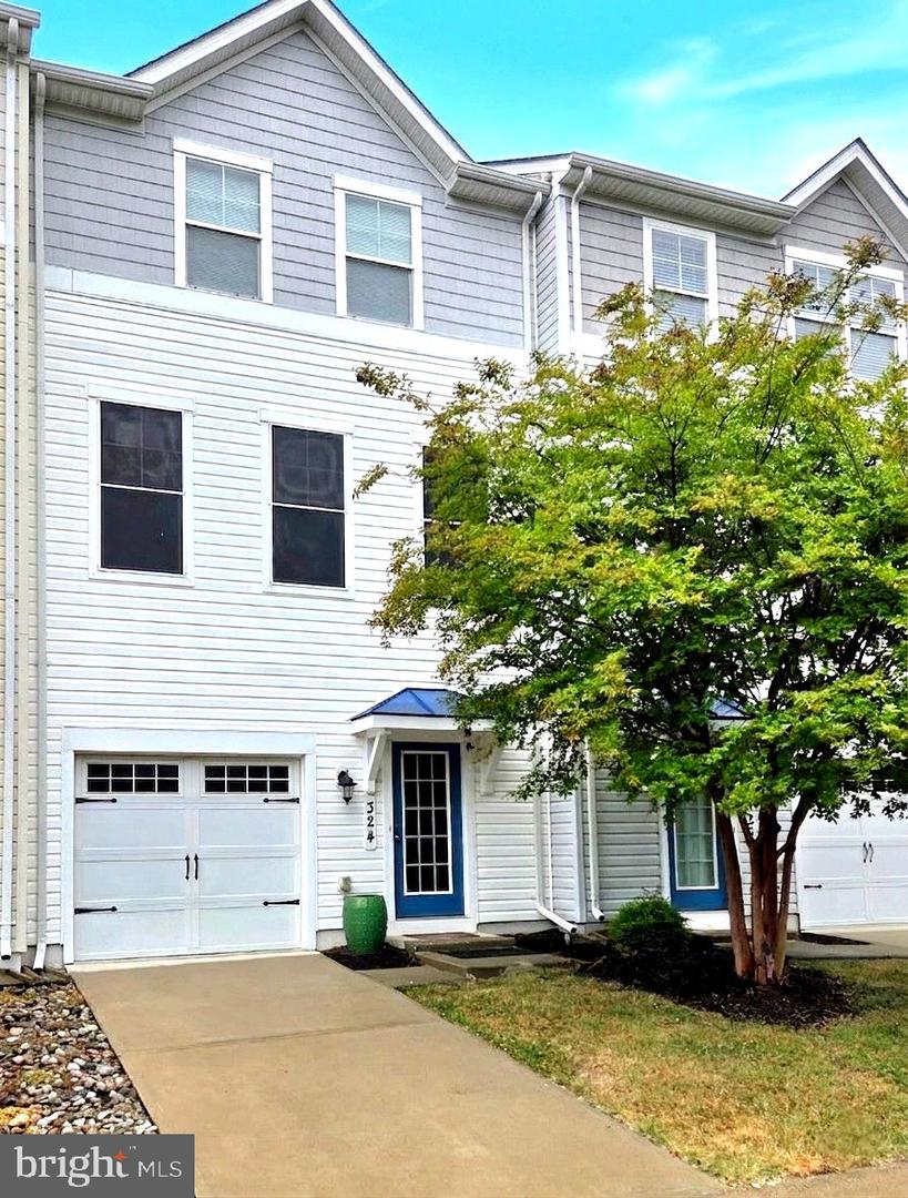 324 Shipyard Dr #83 Property Photo 2