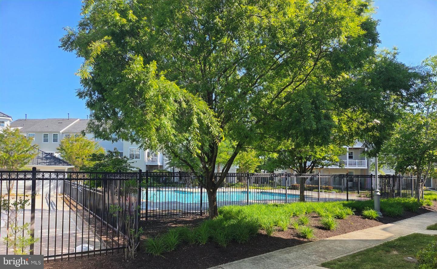 324 Shipyard Dr #83 Property Photo 5