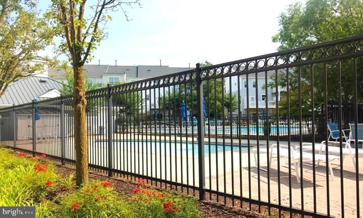 324 Shipyard Dr #83 Property Photo 6