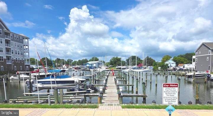 324 Shipyard Dr #83 Property Photo 8