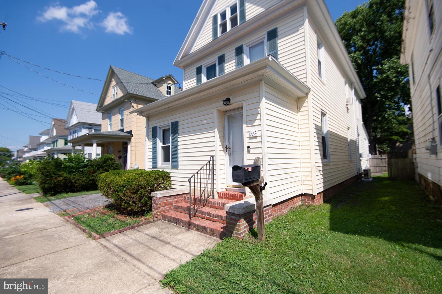 112 WEST END AVE Property Photo 1