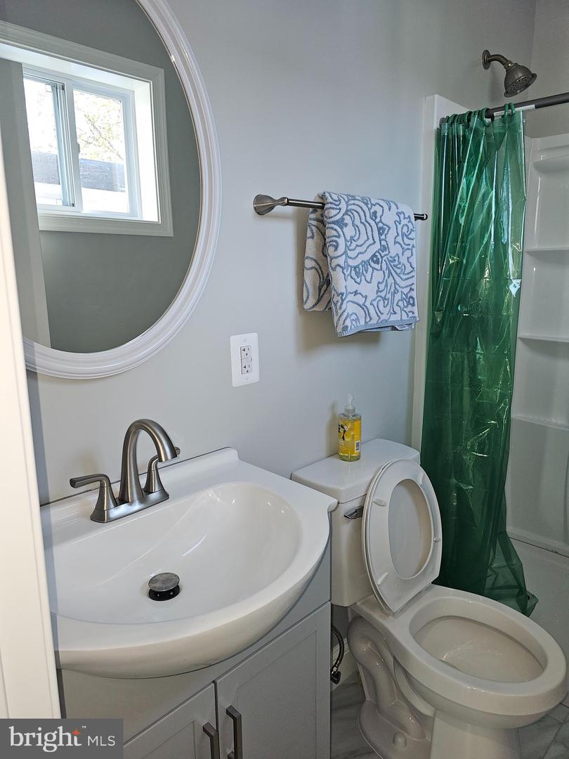 802 Allen St Property Photo 14