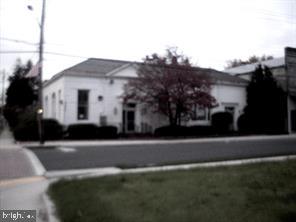 100 Broad St Property Photo 1