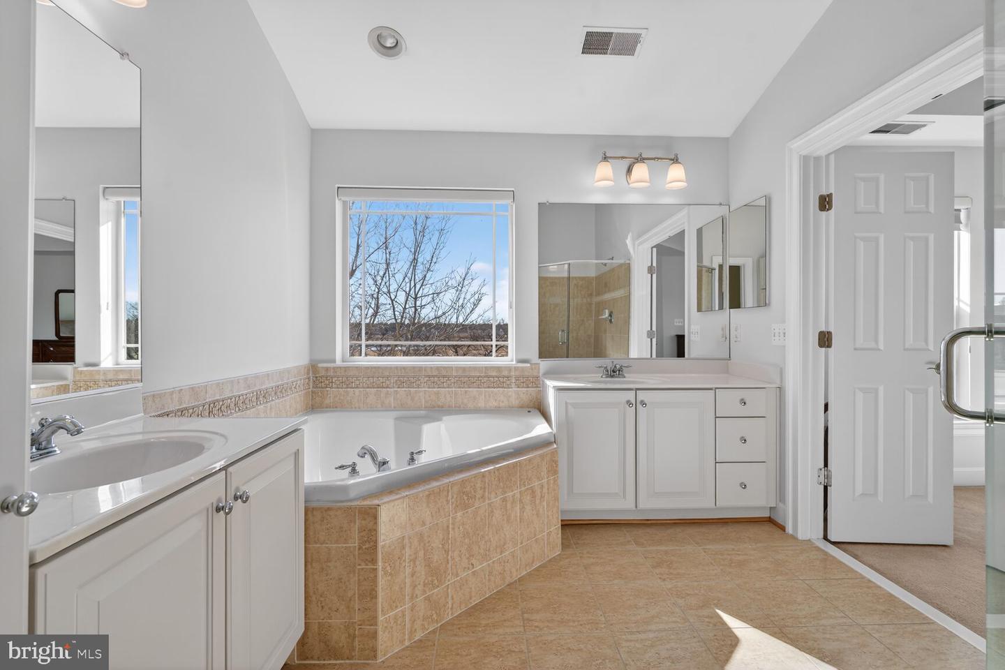 2804 Persimmon Pl #d3 Property Photo 4
