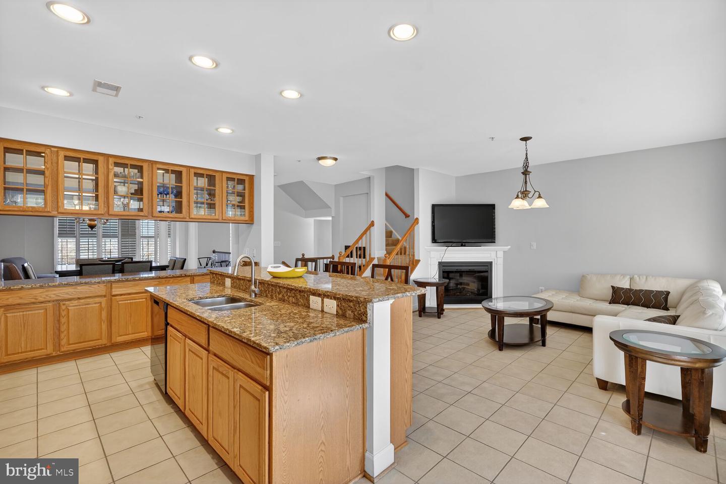 2804 Persimmon Pl #d3 Property Photo 8
