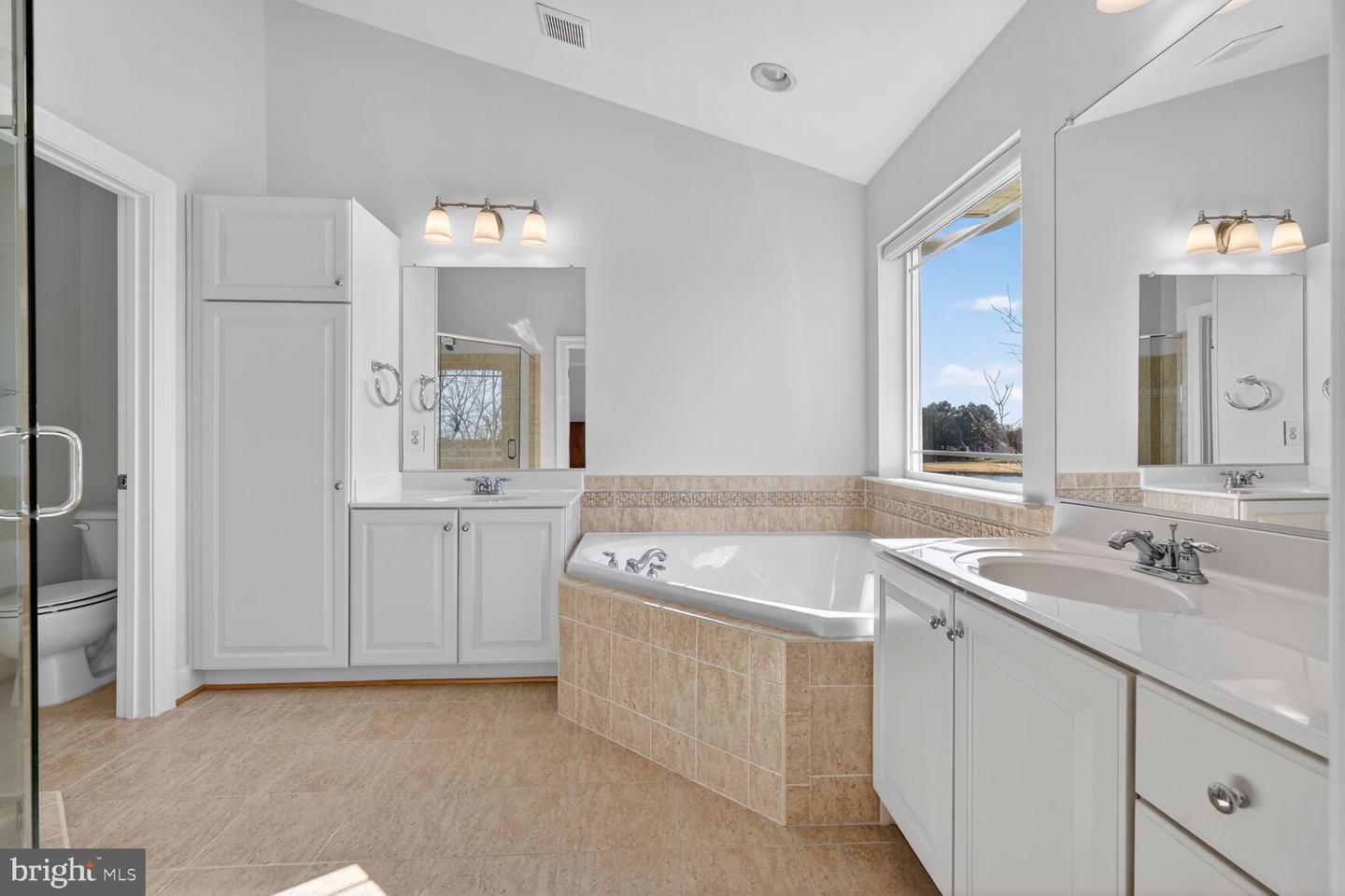 2804 Persimmon Pl #d3 Property Photo 12